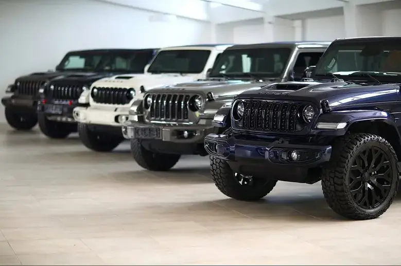 Workshop vehicle in a controlled garage environment