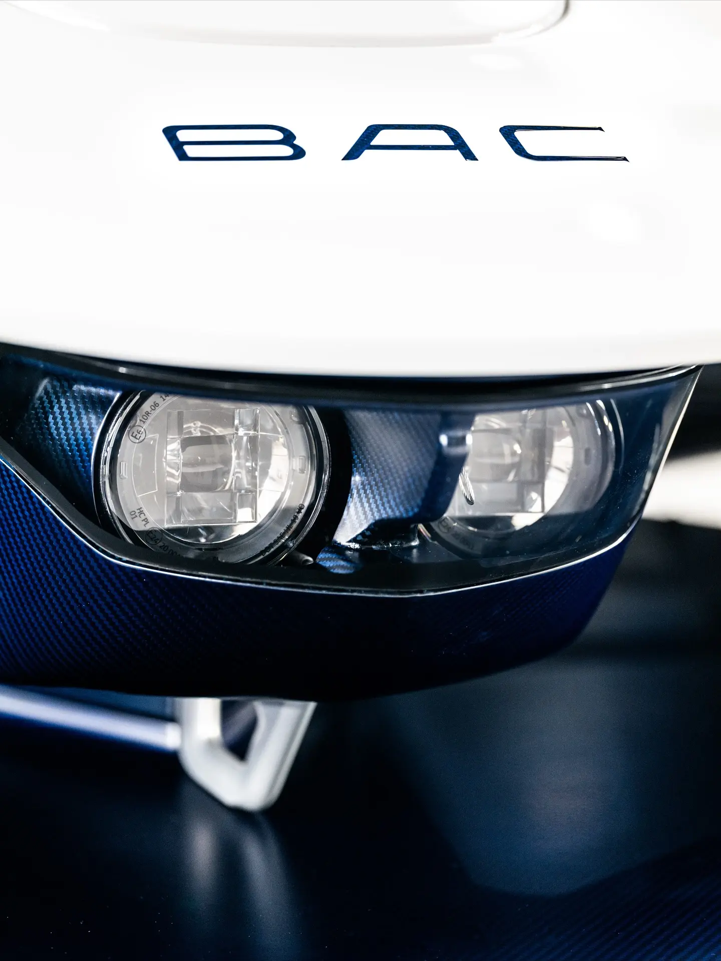 BAC Mono — BAC badge and headlight