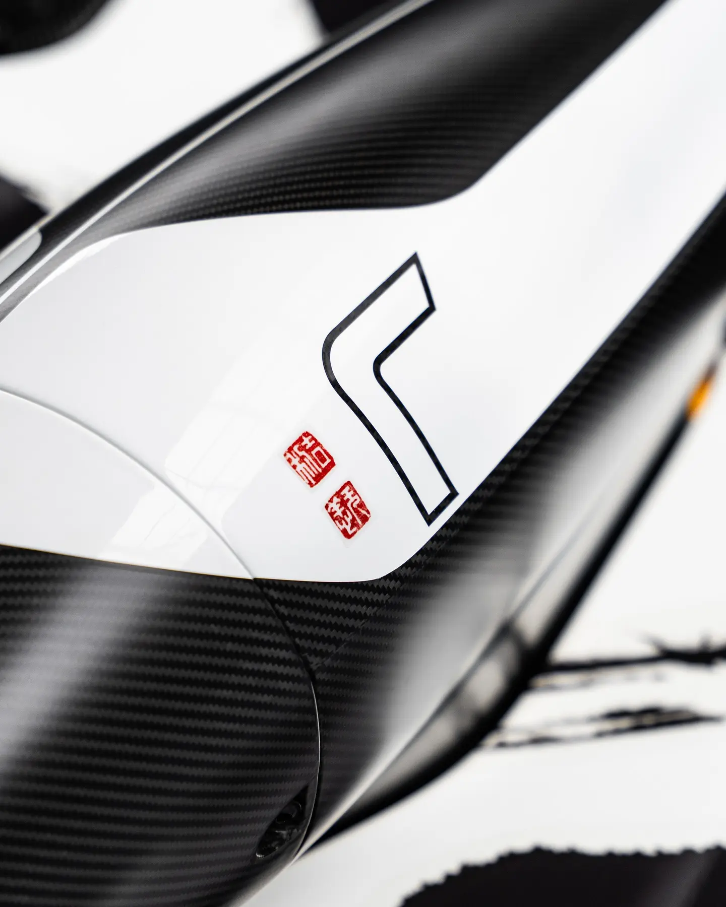 BAC Mono — Carbon bodywork and painted detail