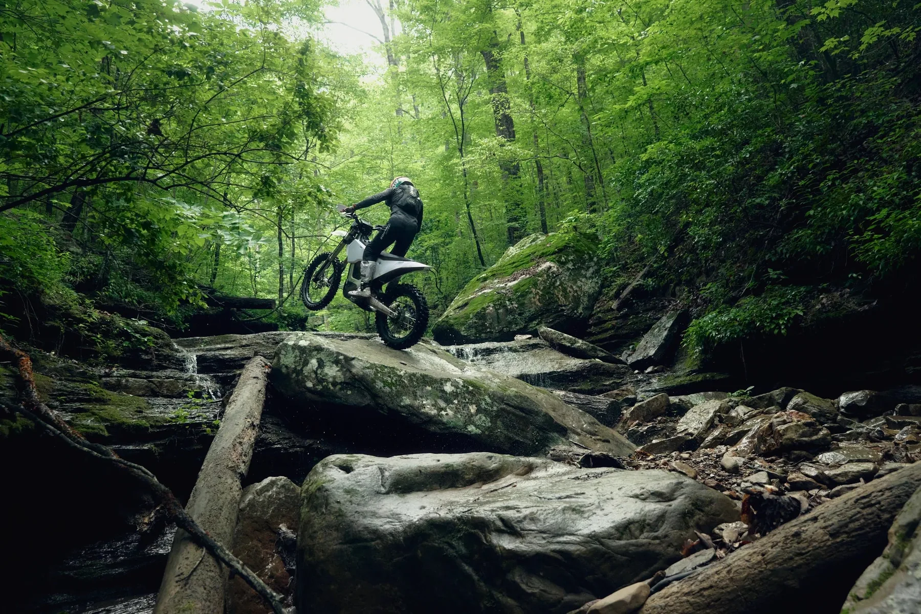 Bonnell 805 RX exploring a rocky forest trail