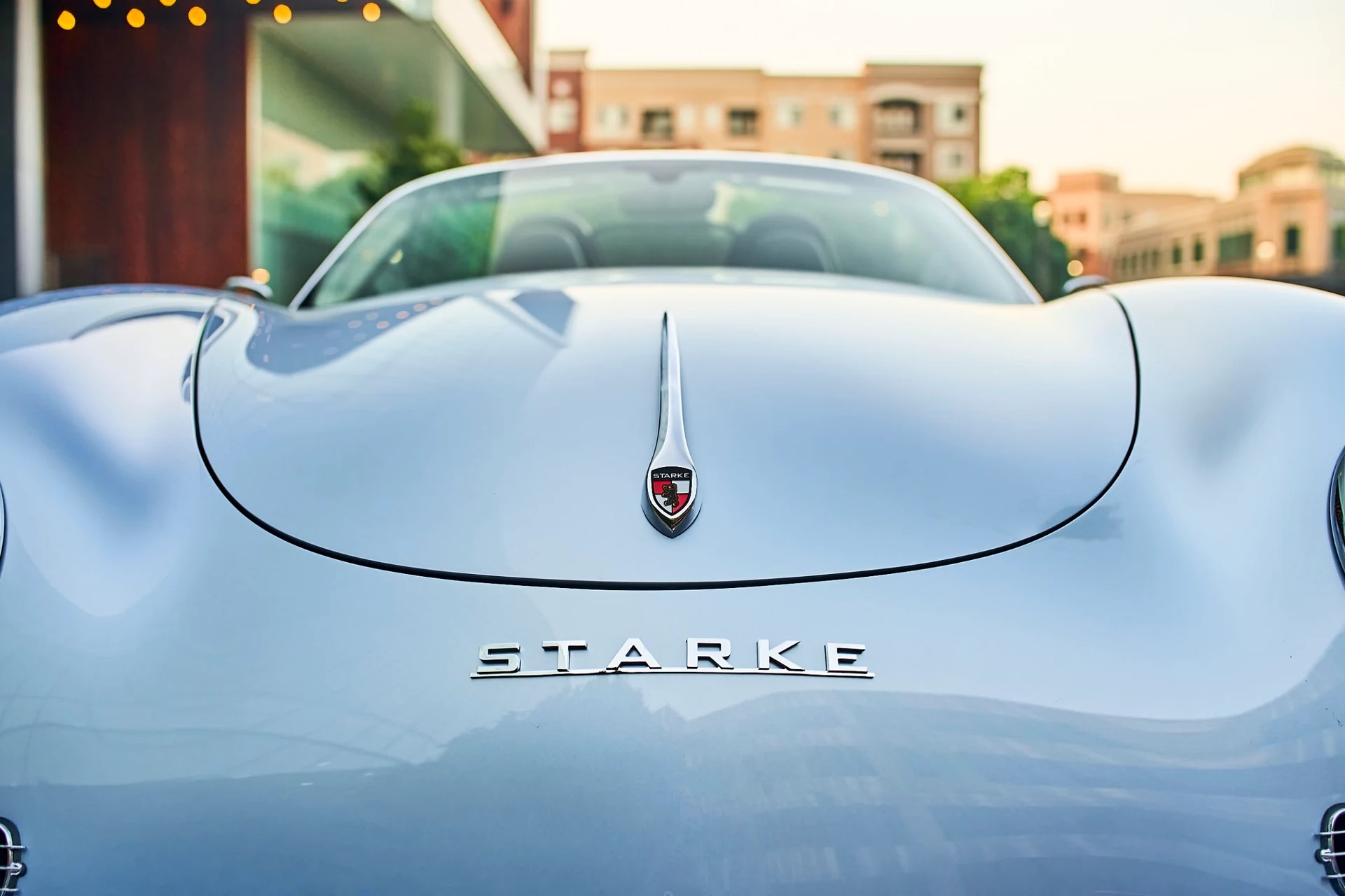 Stärke script and bonnet badge on the blue Speedster