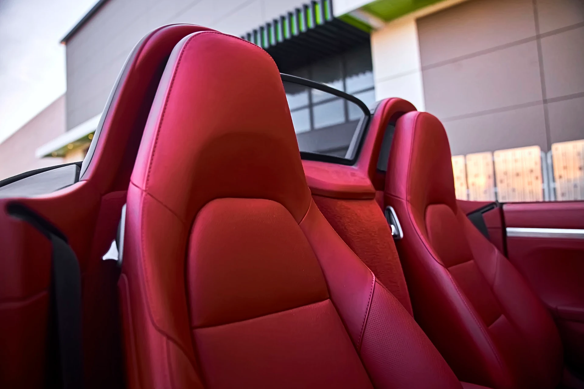 Red leather seats in the silver Speedster