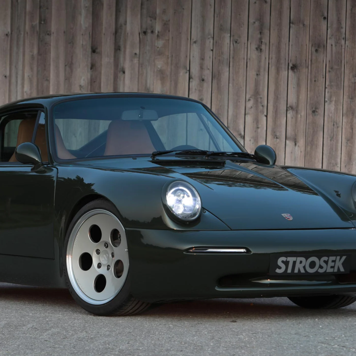 STROSEK MEGA30 in forest green with forged wheels